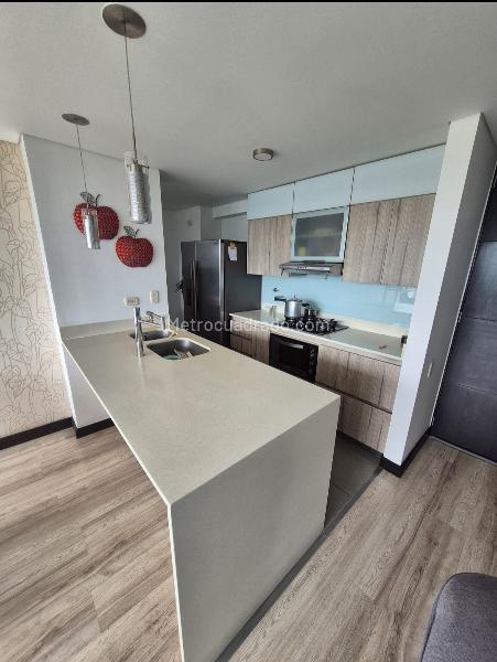 Apartamento de 2 Alcobas con Balcón y Excelente Acceso en Rodeo Alto - 8