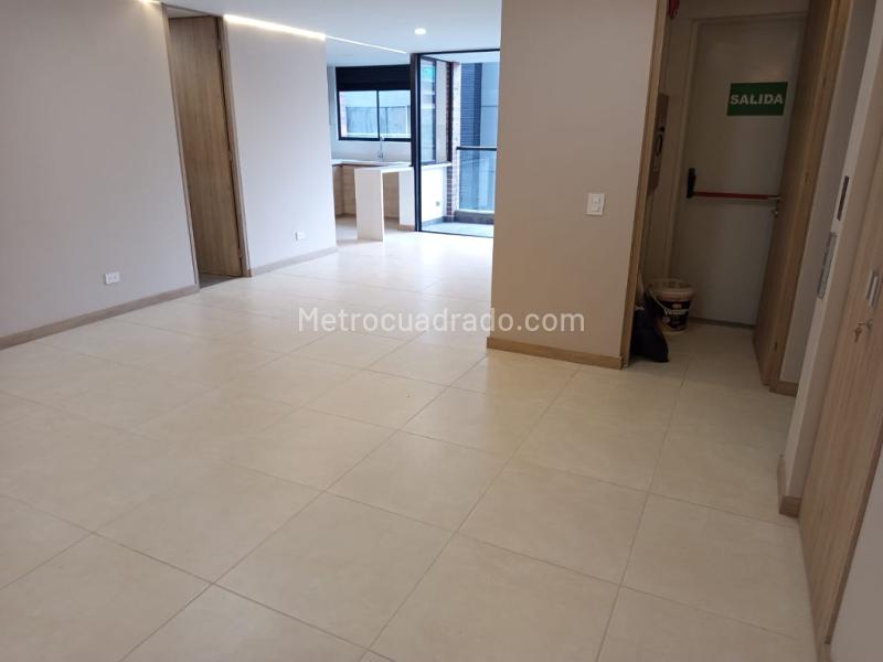 Apartamento Elegante de 3 Alcobas con Balcón en Conquistadores - 8