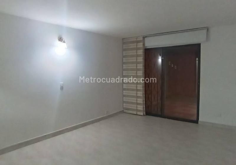 Apartamento Amplio de 3 Alcobas en Patio Bonito - 5