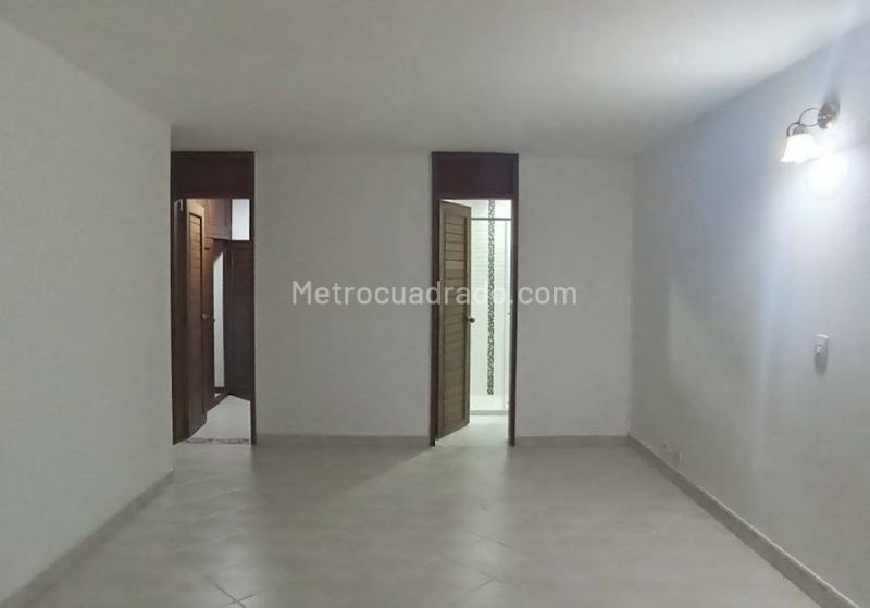 Apartamento Amplio de 3 Alcobas en Patio Bonito - 6