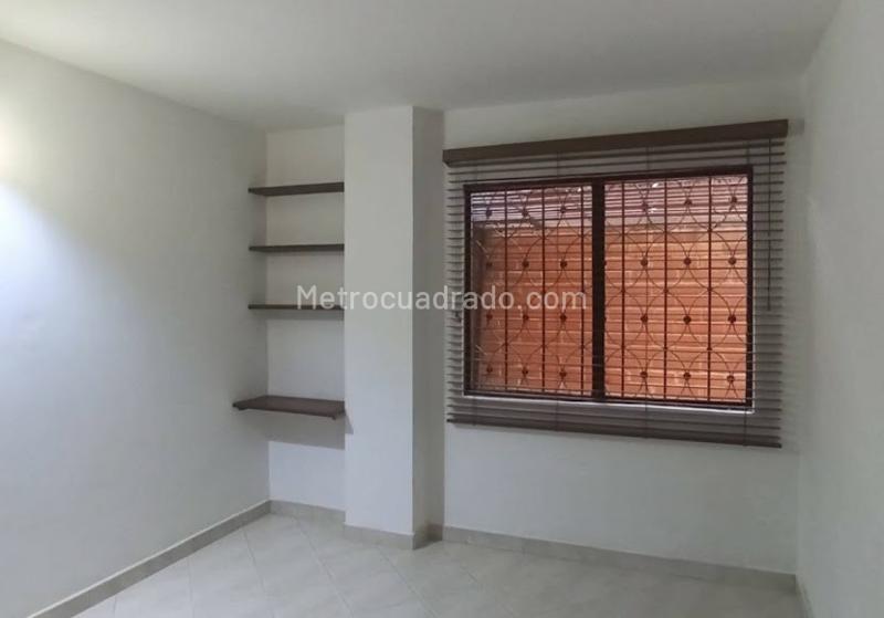 Apartamento Amplio de 3 Alcobas en Patio Bonito - 7