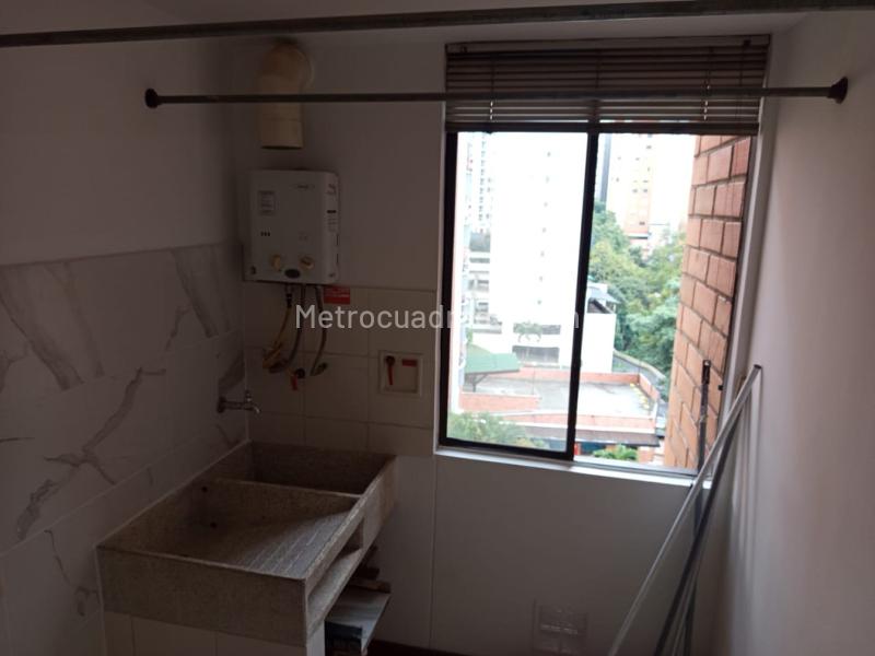 Apartamento Elegante de 2 Alcobas con Piscina en Belén Loma de los Bernal - 3