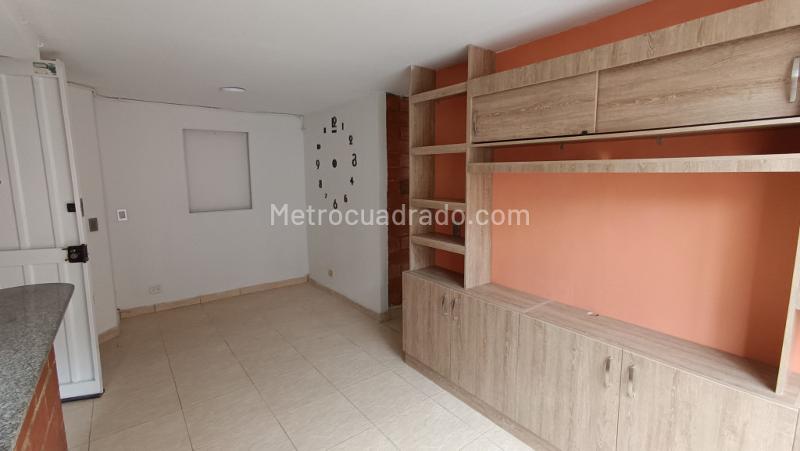 Apartamento de 2 Alcobas en Robledo (60 m², Calentador a Gas) - 2