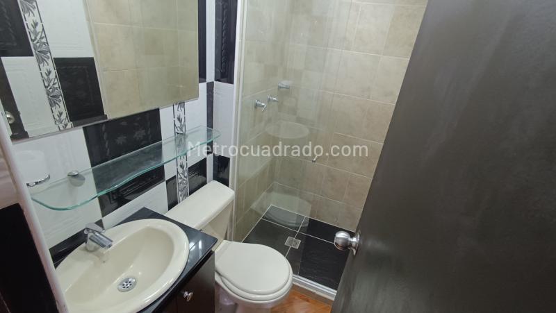 Apartamento de 3 Alcobas en Los Colores con Balcón y Seguridad 24/7 - 9