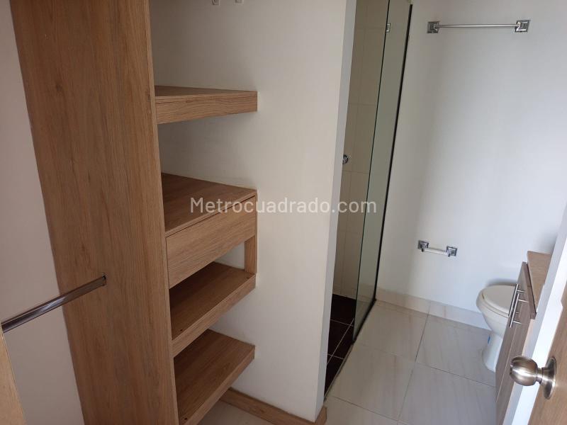 Apartamento de 3 Alcobas en Rodeo Alto con Parqueadero Privado - 9