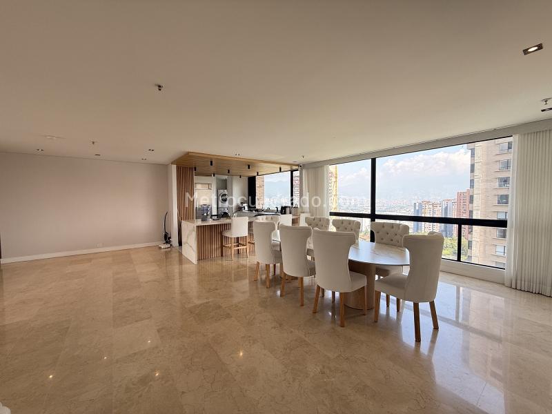 3BR Apartment with Private Baths in Los Balsos, Medellín - 5