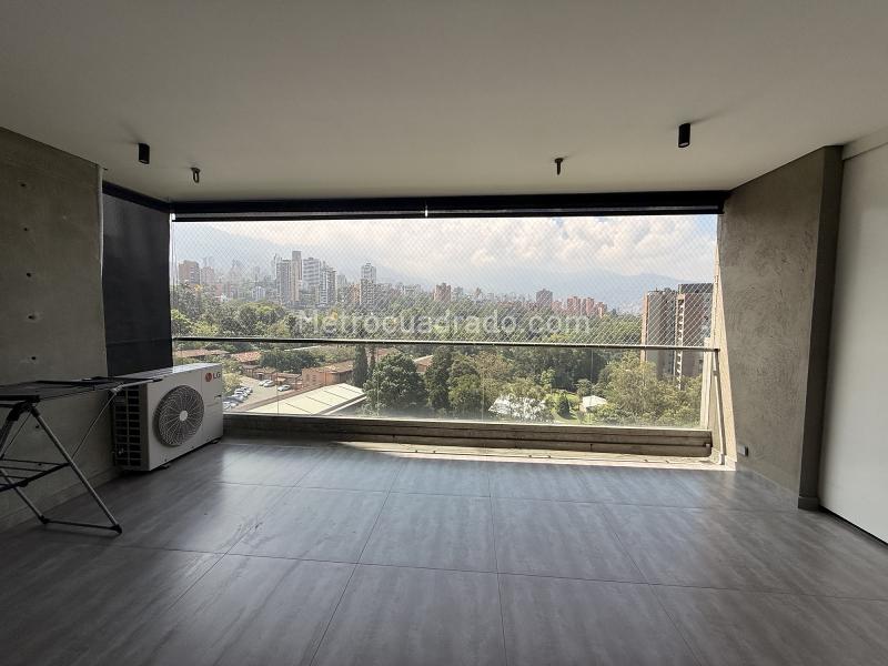 3BR Apartment with Private Baths in Los Balsos, Medellín - 6