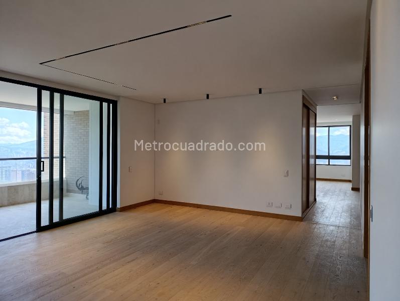 Brand New 3BR Apartment in La Calera - 4