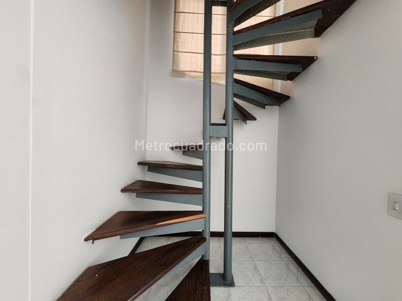 Apartamento de 2 Alcobas en Loma del Indio, Muy Vivible - 5