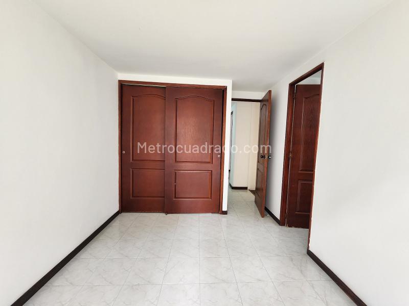 Apartamento de 2 Alcobas en Loma del Indio, Muy Vivible - 6