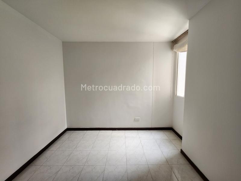 Apartamento de 2 Alcobas en Loma del Indio, Muy Vivible - 9