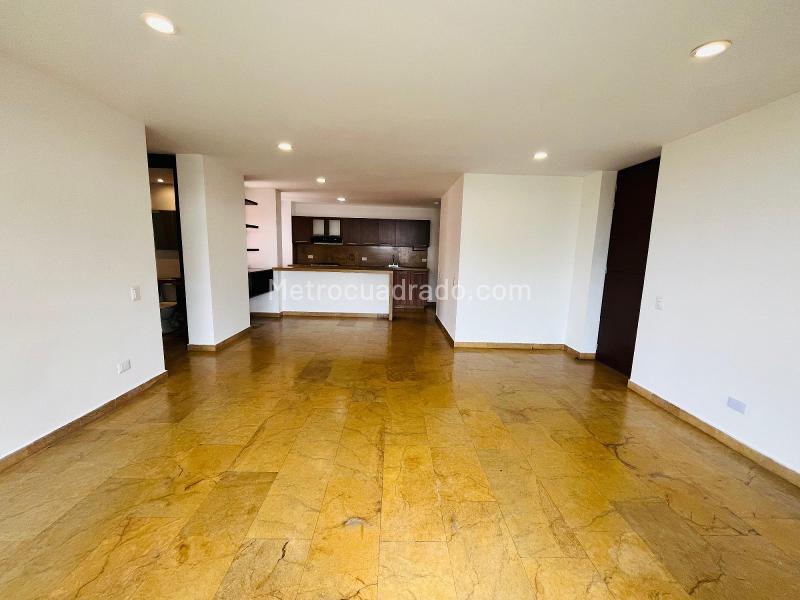 3BR Apartment in Loma Del Escobero (100 m²)