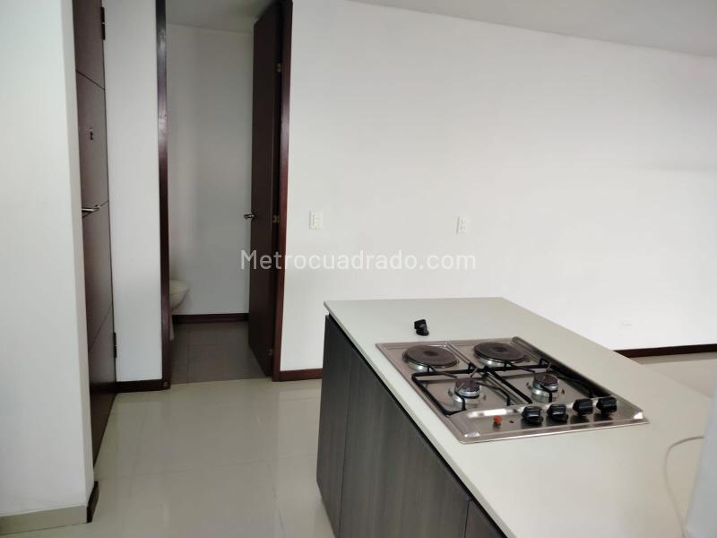 Apartamento en Arriendo, Loma Del Esmeraldal, Envigado - 3