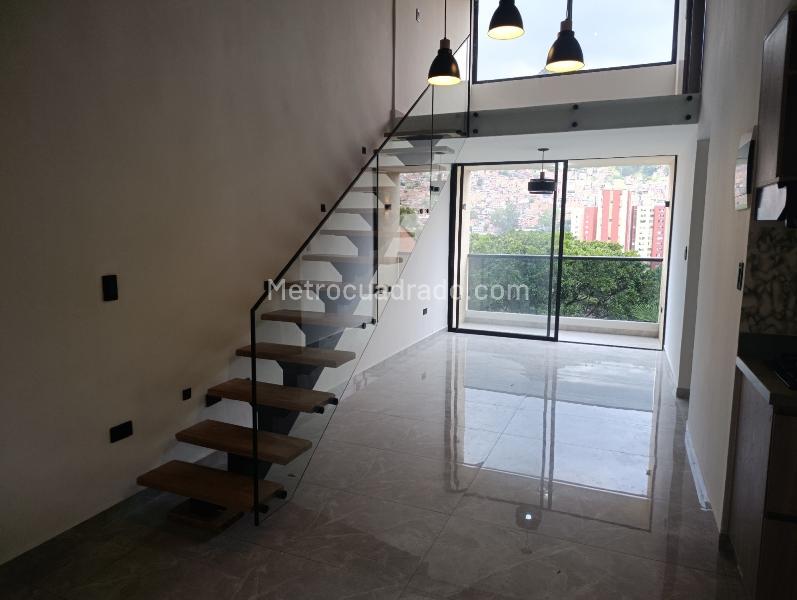 Spacious 4BR Duplex Apartment in Buenos Aires - 4