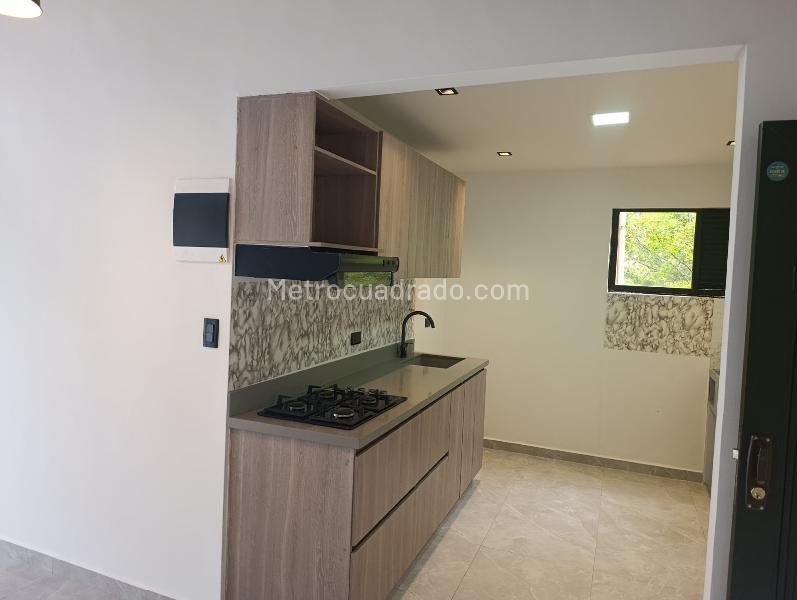 Spacious 4BR Duplex Apartment in Buenos Aires - 6