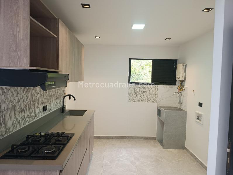 Spacious 4BR Duplex Apartment in Buenos Aires - 8