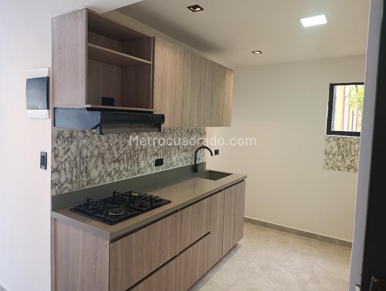 Spacious 4BR Duplex Apartment in Buenos Aires - 9