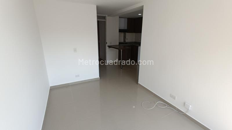 Apartamento de 3 Alcobas con Parqueadero Privado en Robledo - 2