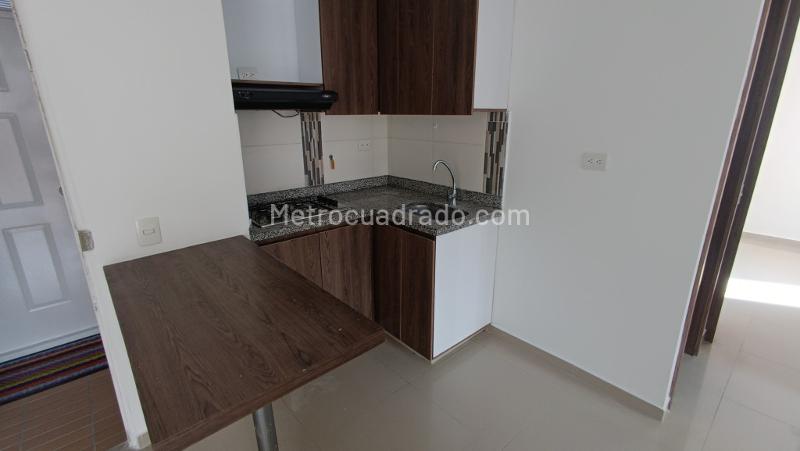 Apartamento de 3 Alcobas con Parqueadero Privado en Robledo - 4