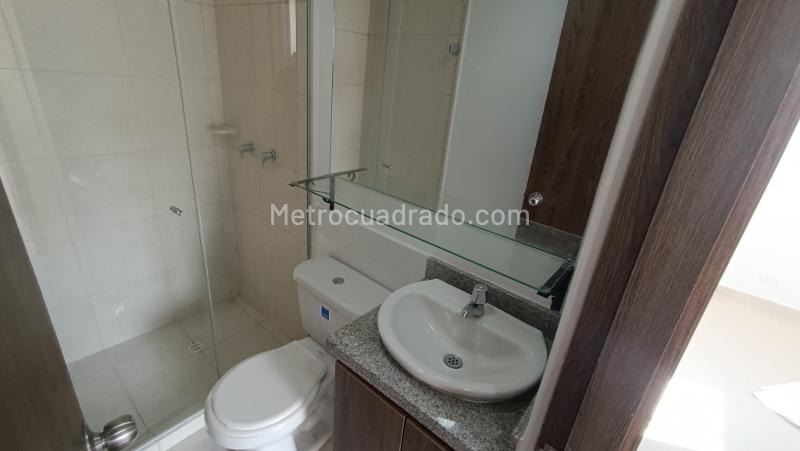 Apartamento de 3 Alcobas con Parqueadero Privado en Robledo - 9