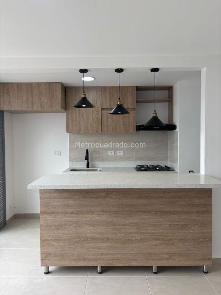 2BR/2BA Apartment in Centro with Balcony & Amenities