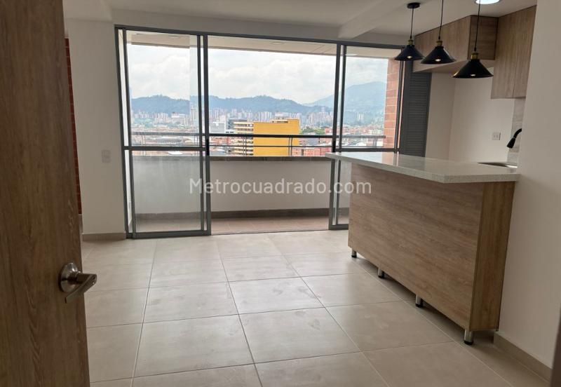 Apartamento de 2 Habitaciones y 2 Baños en Centro - 5
