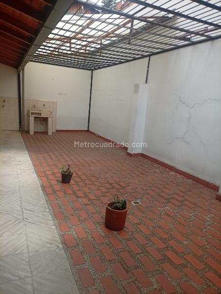5BR House in Alto De Misael (130 m²)
