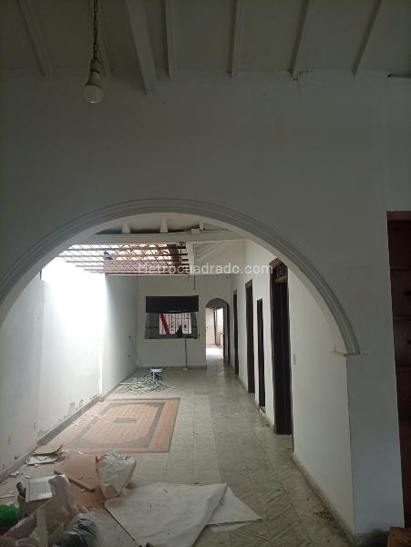 5BR House in Alto De Misael (130 m²) - 2
