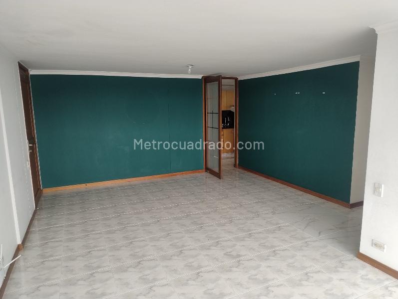 4BR Apartment in Altos Del Poblado (110 m²) - 4
