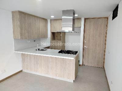 Apartamento de 2 alcobas en arriendo en Las Palmas, Medellín, 72 m² · foto 2 de 3