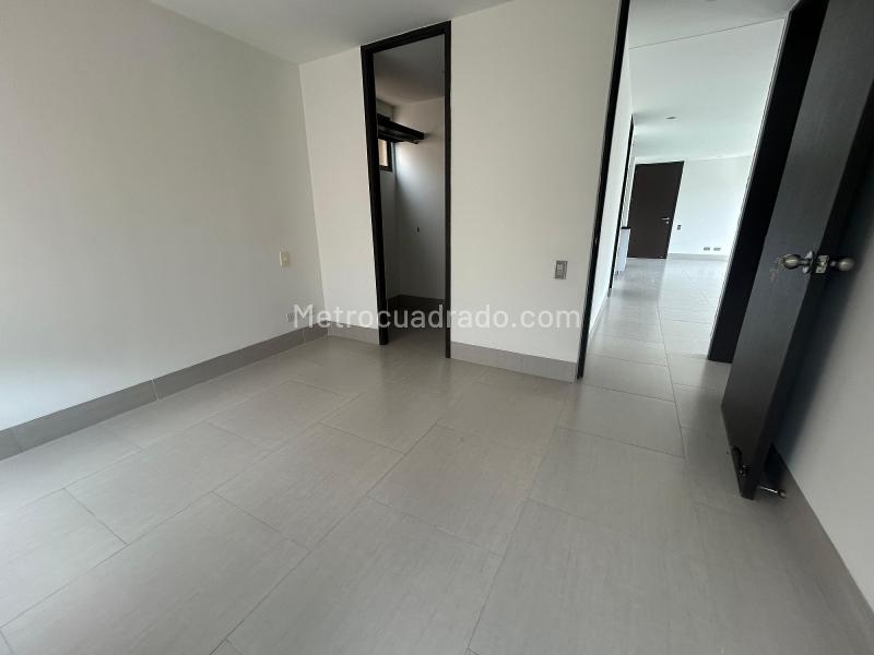 2BR Apartment in Altos Del Poblado (72 m²) - 3