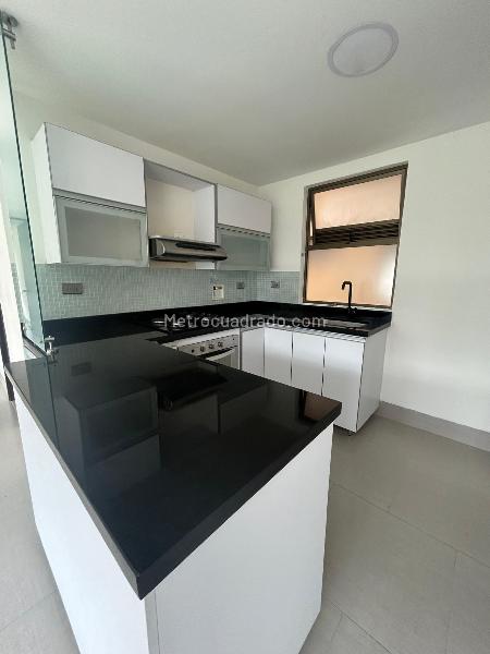 2BR Apartment in Altos Del Poblado (72 m²) - 4