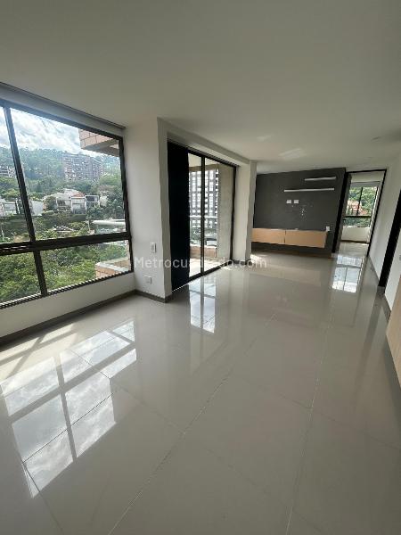 2BR Apartment in Altos Del Poblado (72 m²)
