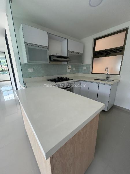 2BR Apartment in Altos Del Poblado (72 m²) - 2