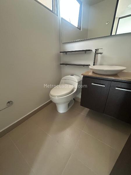 2BR Apartment in Altos Del Poblado (72 m²) - 3