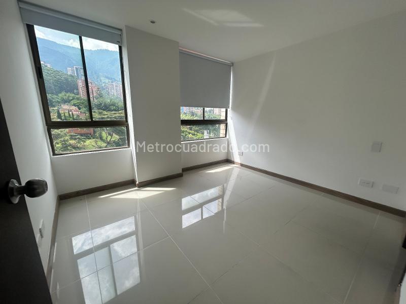 2BR Apartment in Altos Del Poblado (72 m²) - 4