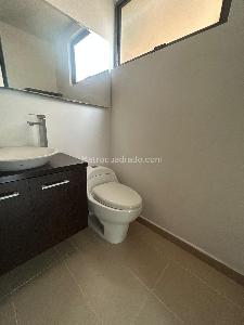 Apartamento de 3 alcobas en arriendo en Altos Del Poblado, Medellín, 85 m² · foto 7 de 16