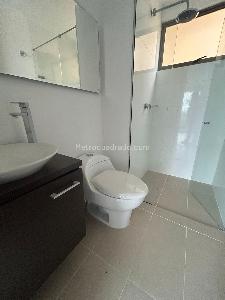 Apartamento de 3 alcobas en arriendo en Altos Del Poblado, Medellín, 85 m² · foto 11 de 16