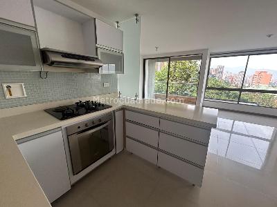Apartamento de 3 alcobas en arriendo en Altos Del Poblado, Medellín, 85 m² · foto 13 de 16