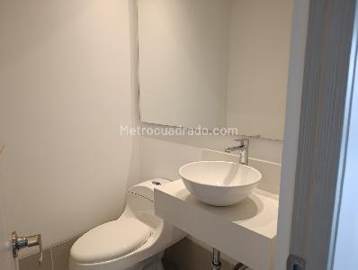 Apartaestudio en arriendo en El Tesoro, Medellín, 55 m² · foto 5 de 20