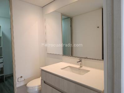 Apartaestudio en arriendo en El Tesoro, Medellín, 55 m² · foto 9 de 20