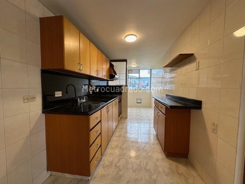 4BR Apartment in El Poblado (115 m²)