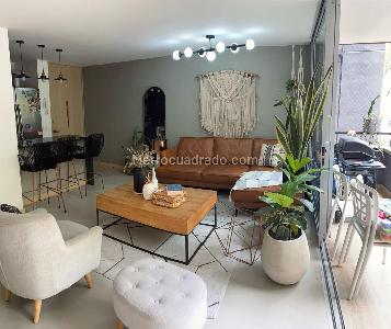Apartamento de 3 alcobas en venta en El Poblado, Medellín, 85 m² · foto 2 de 9