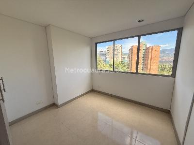 Apartamento de 2 alcobas en arriendo en Castropol, Medellín, 92 m² · foto 8 de 12
