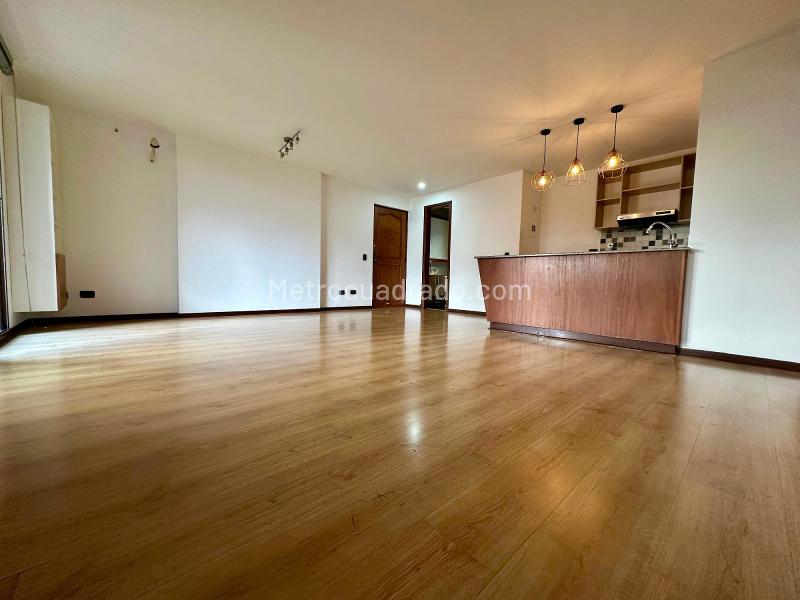 1BR Apartment in El Poblado (80 m²) - 3