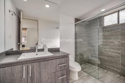 Apartamento de 4 alcobas en venta en El Poblado, Medellín, 130 m² · foto 4 de 20