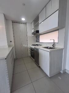 Apartamento de 2 alcobas en arriendo en Loma El Chocho, Medellín, 85 m² · foto 5 de 14