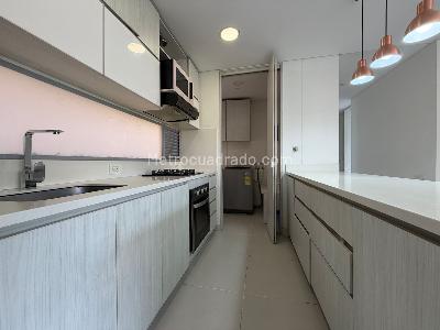 Apartamento de 3 alcobas en arriendo en Loma El Chocho, Medellín, 98 m² · foto 3 de 12