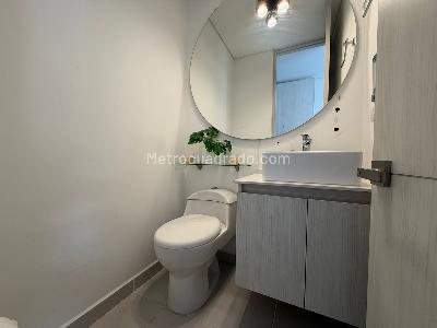 Apartamento de 3 alcobas en arriendo en Loma El Chocho, Medellín, 98 m² · foto 5 de 12