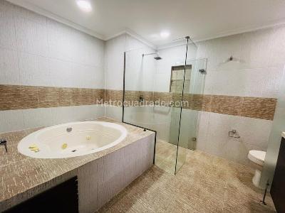 Casa de 4 alcobas en venta en El Salado, Envigado, 430 m² · foto 15 de 20